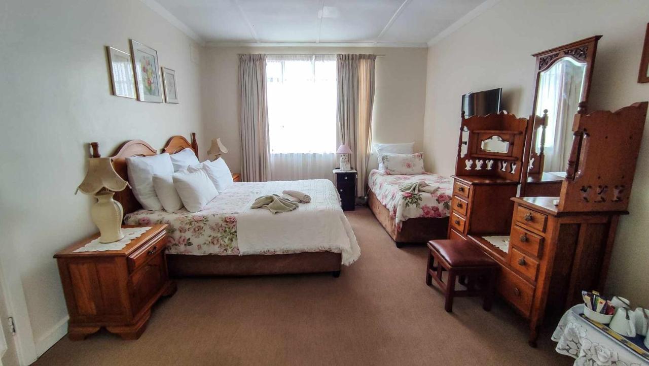 Green Lantern Inn Van Reenen Room photo