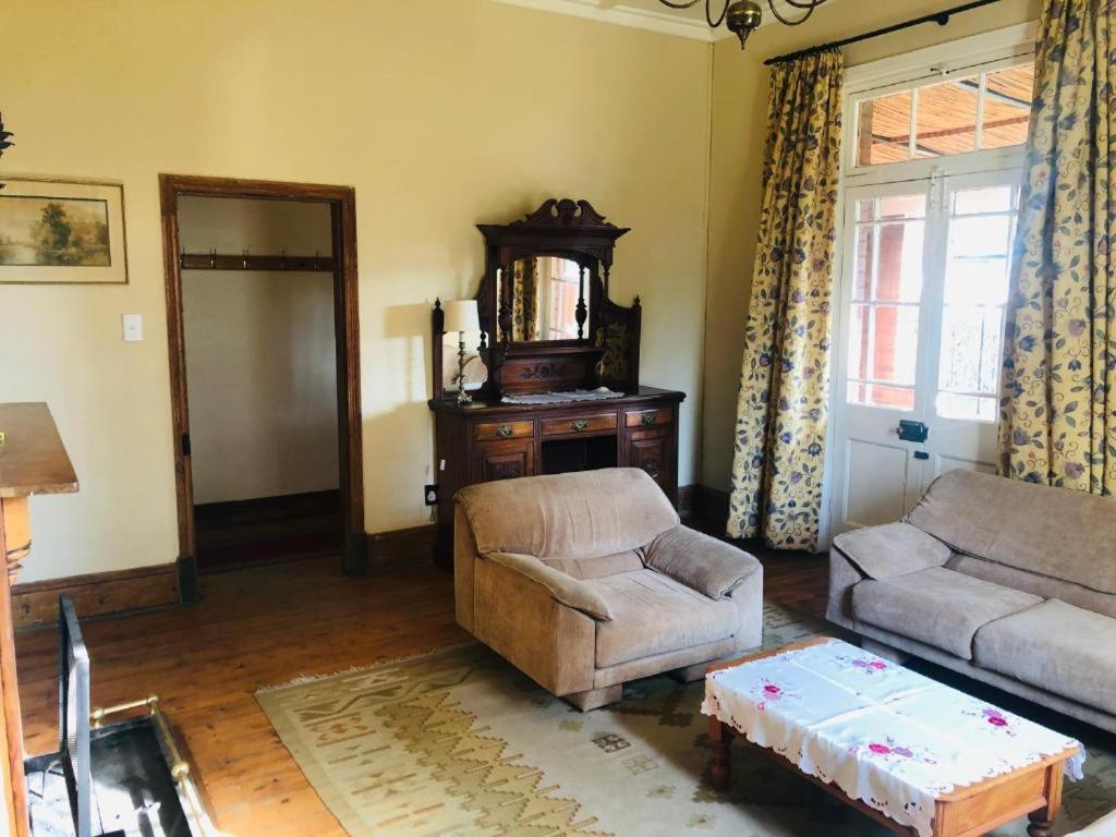 Green Lantern Inn Van Reenen Room photo